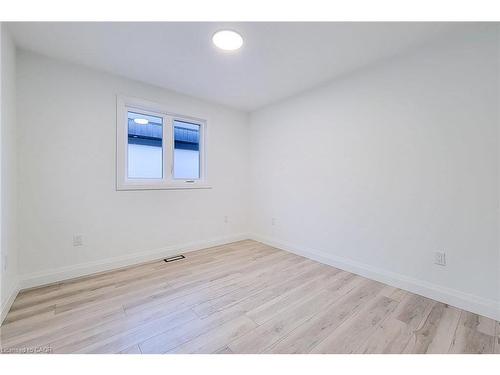 8 Devonport Street, Hamilton, ON - Indoor Photo Showing Other Room