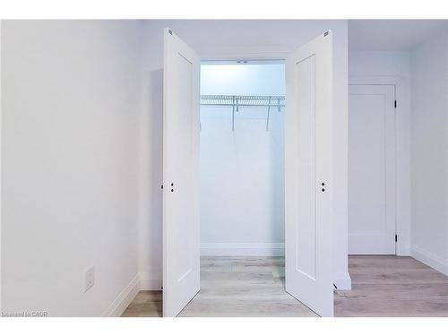 8 Devonport Street, Hamilton, ON - Indoor Photo Showing Other Room