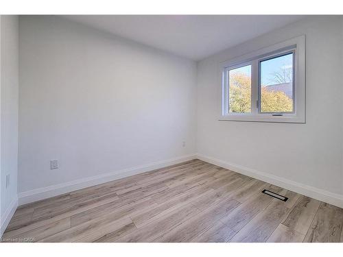 8 Devonport Street, Hamilton, ON - Indoor Photo Showing Other Room