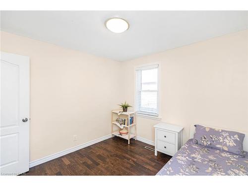 33 Alderney Avenue, Hamilton, ON - Indoor Photo Showing Bedroom