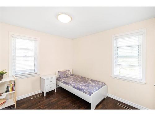 33 Alderney Avenue, Hamilton, ON - Indoor Photo Showing Bedroom