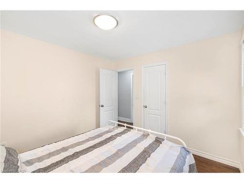 33 Alderney Avenue, Hamilton, ON - Indoor Photo Showing Bedroom