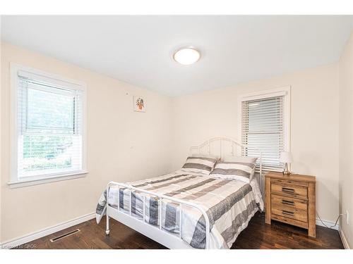 33 Alderney Avenue, Hamilton, ON - Indoor Photo Showing Bedroom
