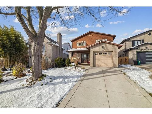 10 Finch Place, Hamilton, ON - Outdoor With Facade