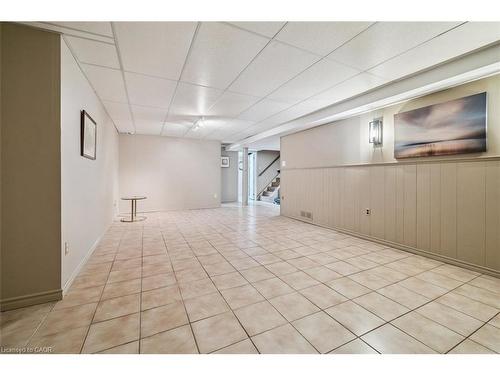 10 Finch Place, Hamilton, ON - Indoor Photo Showing Other Room