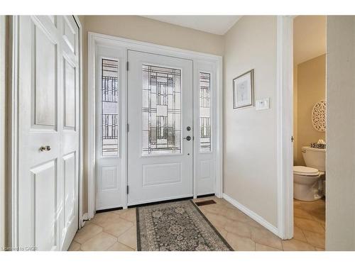 10 Finch Place, Hamilton, ON - Indoor Photo Showing Other Room