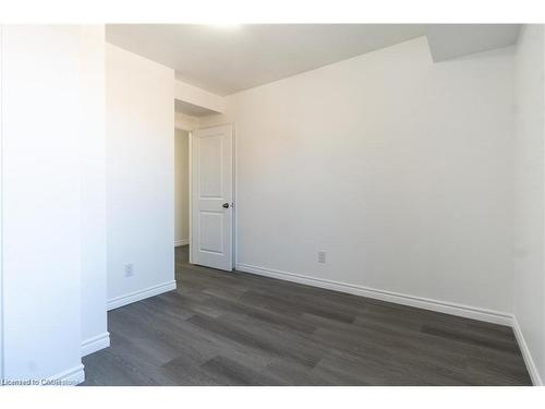 2-107 Victoria Avenue N, Hamilton, ON - Indoor Photo Showing Other Room