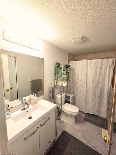 235 Prosperity Drive, Kitchener, ON - Indoor Photo Showing Bathroom