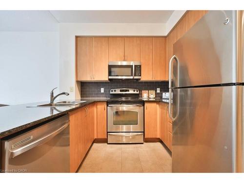 1111-225 Webb Drive, Mississauga, ON - Indoor Photo Showing Kitchen With Double Sink