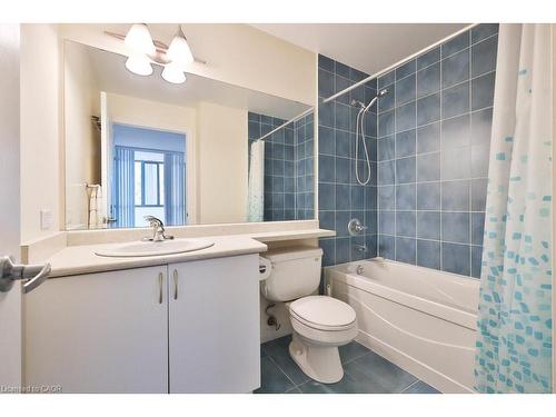 1111-225 Webb Drive, Mississauga, ON - Indoor Photo Showing Bathroom
