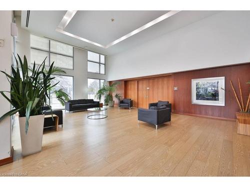 1111-225 Webb Drive, Mississauga, ON - Indoor Photo Showing Other Room