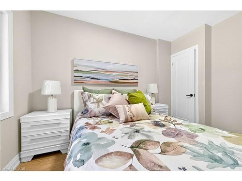 257 Broadway Avenue, Hamilton, ON - Indoor Photo Showing Bedroom