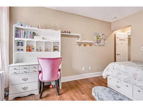 14-25 Mountwood Avenue, Hamilton, ON - Indoor Photo Showing Bedroom