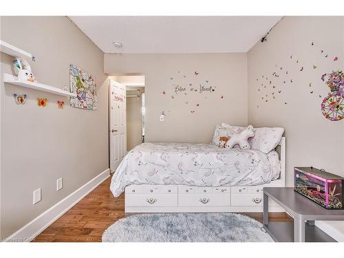 14-25 Mountwood Avenue, Hamilton, ON - Indoor Photo Showing Bedroom