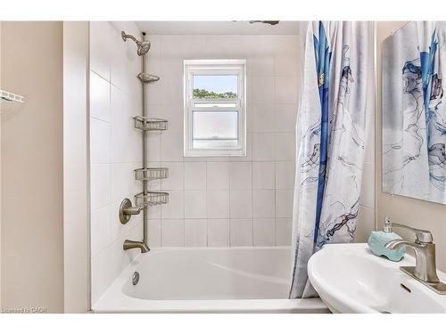 14-25 Mountwood Avenue, Hamilton, ON - Indoor Photo Showing Bathroom