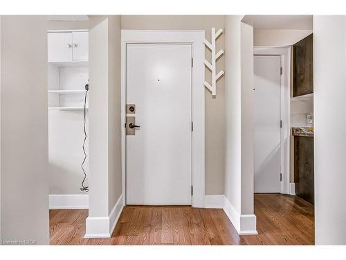 14-25 Mountwood Avenue, Hamilton, ON - Indoor Photo Showing Other Room