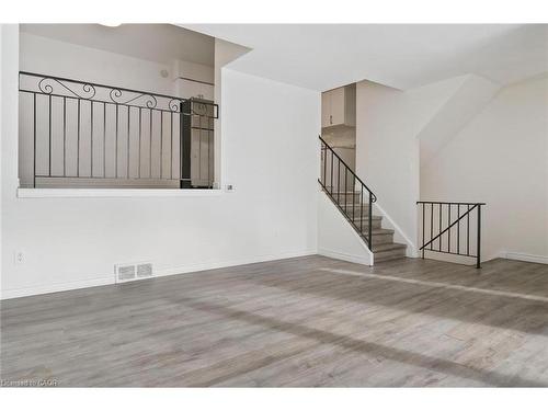 512-270 Montmorency Drive, Hamilton, ON - Indoor Photo Showing Other Room