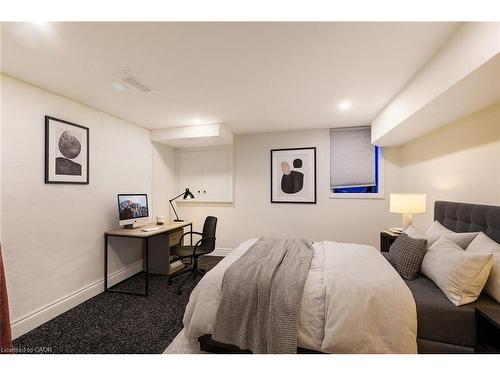 284 Westcourt Place, Waterloo, ON - Indoor Photo Showing Bedroom