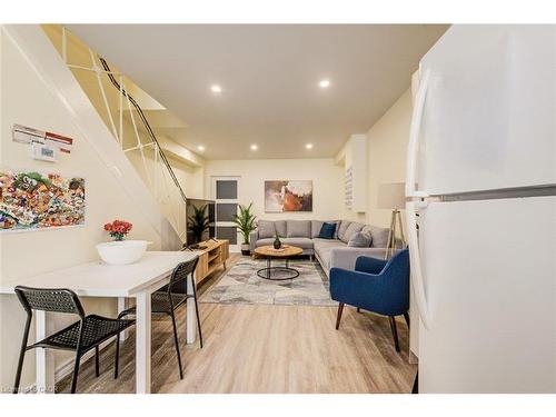 284 Westcourt Place, Waterloo, ON - Indoor