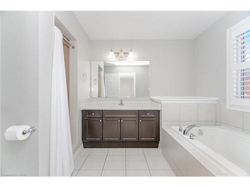 278 Gleave Terrace, Milton, ON - Indoor Photo Showing Bathroom