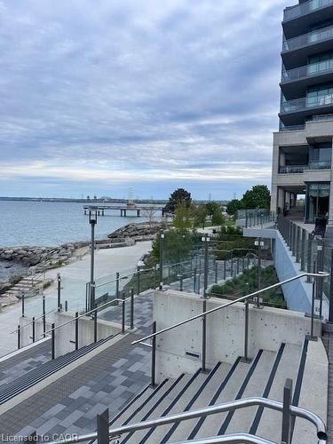 108-2060 Lakeshore Road, Burlington, ON 