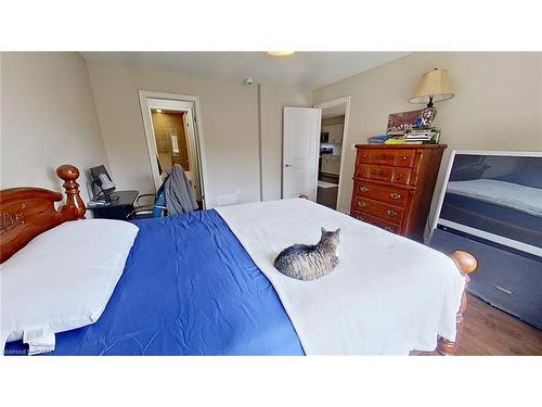 5-1 Chamberlain Avenue, Ingersoll, ON - Indoor Photo Showing Bedroom