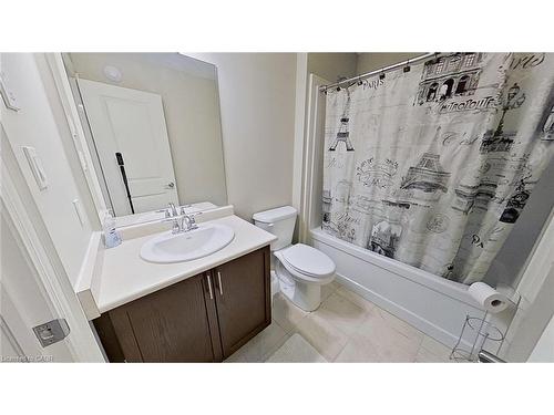 5-1 Chamberlain Avenue, Ingersoll, ON - Indoor Photo Showing Bathroom