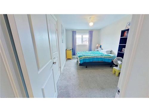5-1 Chamberlain Avenue, Ingersoll, ON - Indoor Photo Showing Bedroom