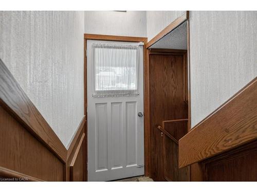 426 East 37Th Street, Hamilton, ON - Indoor Photo Showing Other Room