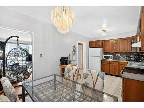 426 East 37Th Street, Hamilton, ON - Indoor Photo Showing Kitchen With Double Sink