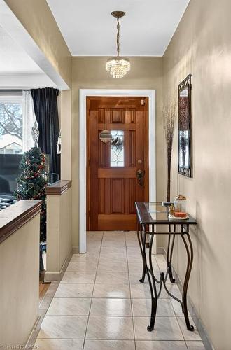 426 East 37Th Street, Hamilton, ON - Indoor Photo Showing Other Room