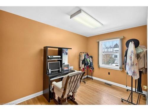 426 East 37Th Street, Hamilton, ON - Indoor Photo Showing Office