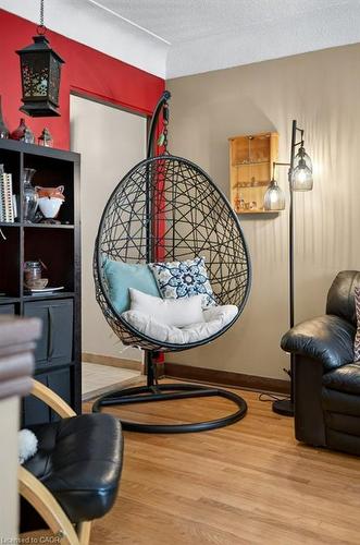 426 East 37Th Street, Hamilton, ON - Indoor Photo Showing Other Room