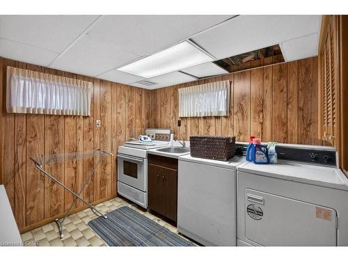 426 East 37Th Street, Hamilton, ON - Indoor Photo Showing Laundry Room
