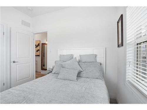 22 South Coast Circle, Crystal Beach, ON - Indoor Photo Showing Bedroom