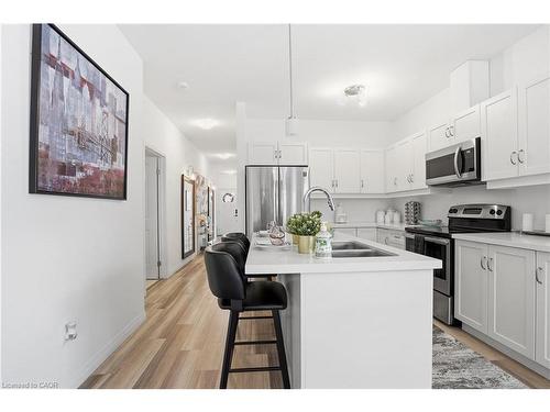 22 South Coast Circle, Crystal Beach, ON - Indoor Photo Showing Kitchen With Double Sink With Upgraded Kitchen
