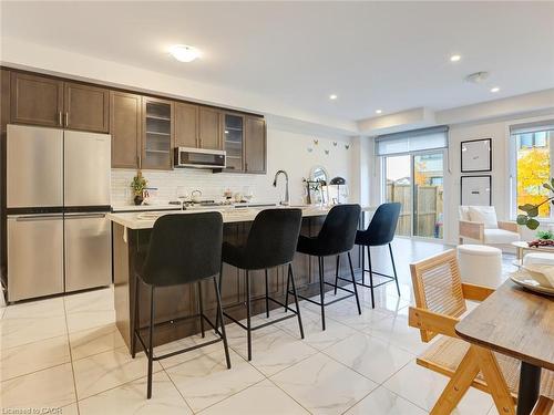 100-166 Deerpath Drive, Guelph, ON - Indoor Photo Showing Other Room