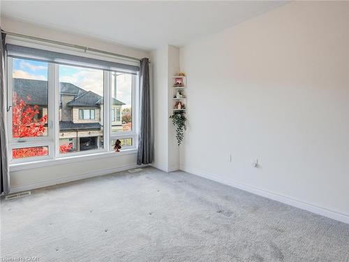 100-166 Deerpath Drive, Guelph, ON - Indoor Photo Showing Other Room