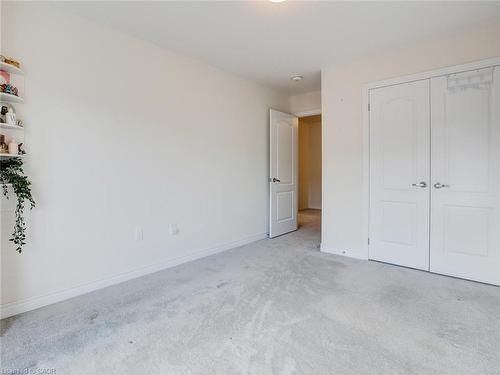 100-166 Deerpath Drive, Guelph, ON - Indoor Photo Showing Other Room