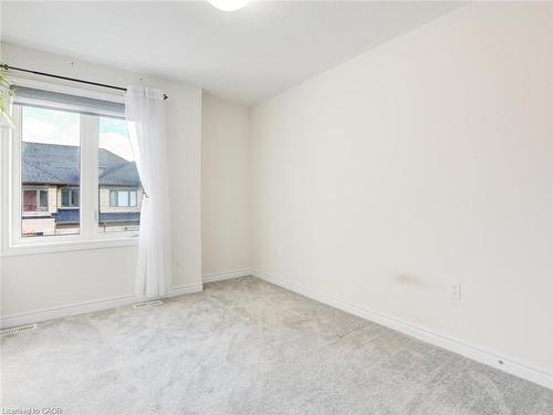 100-166 Deerpath Drive, Guelph, ON - Indoor Photo Showing Other Room