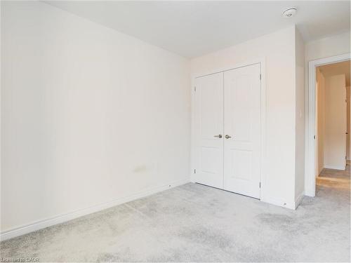 100-166 Deerpath Drive, Guelph, ON - Indoor Photo Showing Other Room