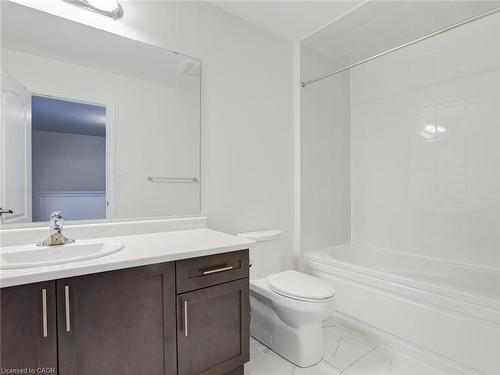 100-166 Deerpath Drive, Guelph, ON - Indoor Photo Showing Bathroom