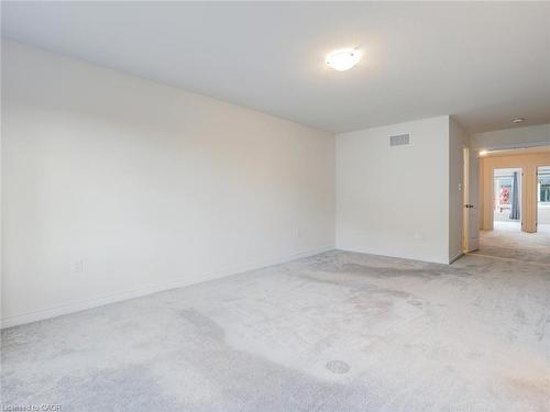 100-166 Deerpath Drive, Guelph, ON - Indoor Photo Showing Other Room