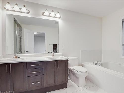 100-166 Deerpath Drive, Guelph, ON - Indoor Photo Showing Bathroom