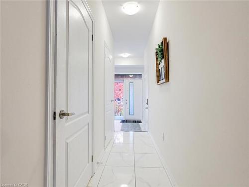 100-166 Deerpath Drive, Guelph, ON - Indoor Photo Showing Other Room