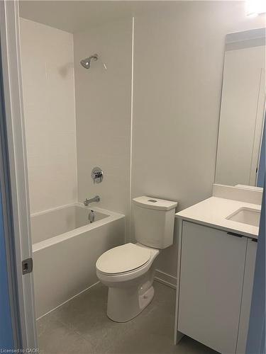 808-55 Duke Street W, Kitchener, ON - Indoor Photo Showing Bathroom