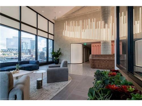 911-25 Wellington Street S, Kitchener, ON - Indoor Photo Showing Other Room