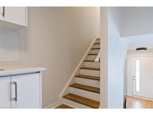 202-250 Montmorency Drive, Hamilton, ON - Indoor Photo Showing Other Room