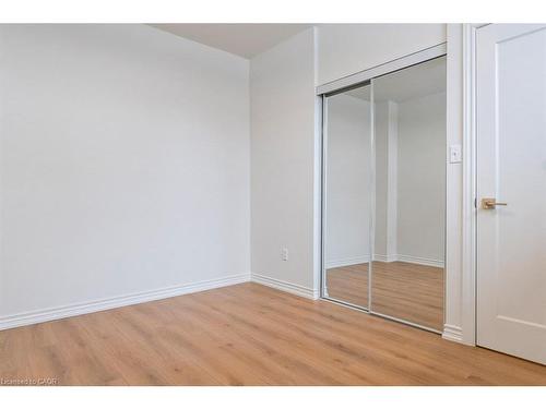 202-250 Montmorency Drive, Hamilton, ON - Indoor Photo Showing Other Room