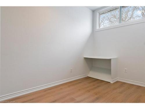 202-250 Montmorency Drive, Hamilton, ON - Indoor Photo Showing Other Room